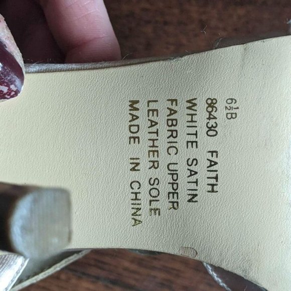 Women's White Satin High Heeled Sandals, Size 6.5 - Picture 2 of 3